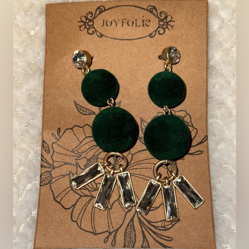 Emerald green velvet long diamond earrings
